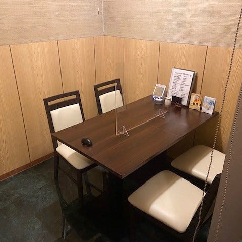 テーブル席・半個室・2名様～4名様