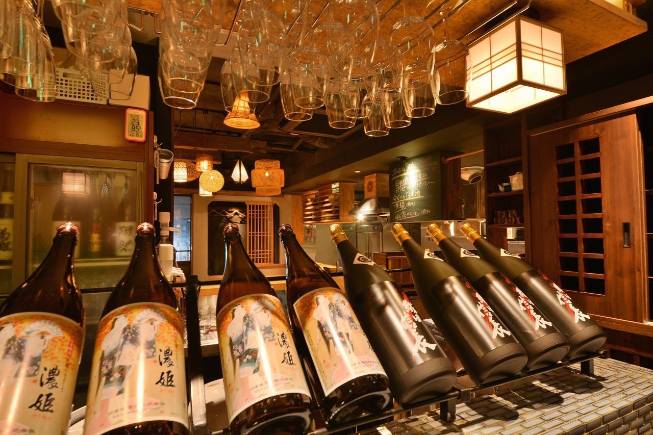 全国各地の日本酒を取り揃えております。