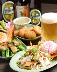 人気のさつま揚げや春雨サラダ・タイ風野菜炒めでまずは一杯。