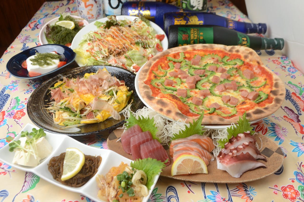 沖縄料理が盛りだくさんの
大満足コース！