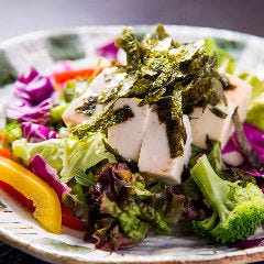 サラダは3種類ご用意しています。瑞々しい野菜をご堪能あれ♪