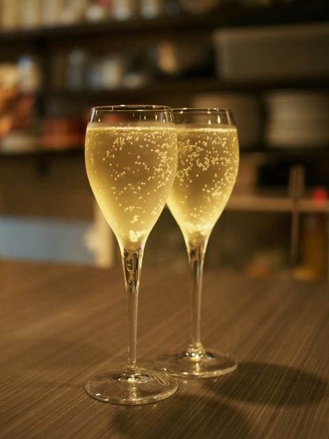 乾杯スパークリングサービス まずは泡で乾杯 記念日 誕生日 女子会に是非 の詳細 完全個室 蒲田の餃子 肉バル Tsubasa ツバサ 京急蒲田駅前店 蒲田 居酒屋 ぐるなび