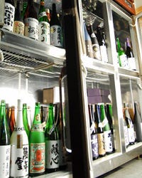 １００趣以上のお酒は、マイナス５度の冷蔵庫に大切に保管！