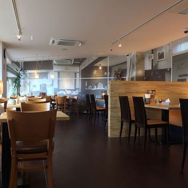 すみれ 札幌本店_テーブル席(2~4名様×7卓)