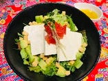 アボカドと島豆腐のサラダ