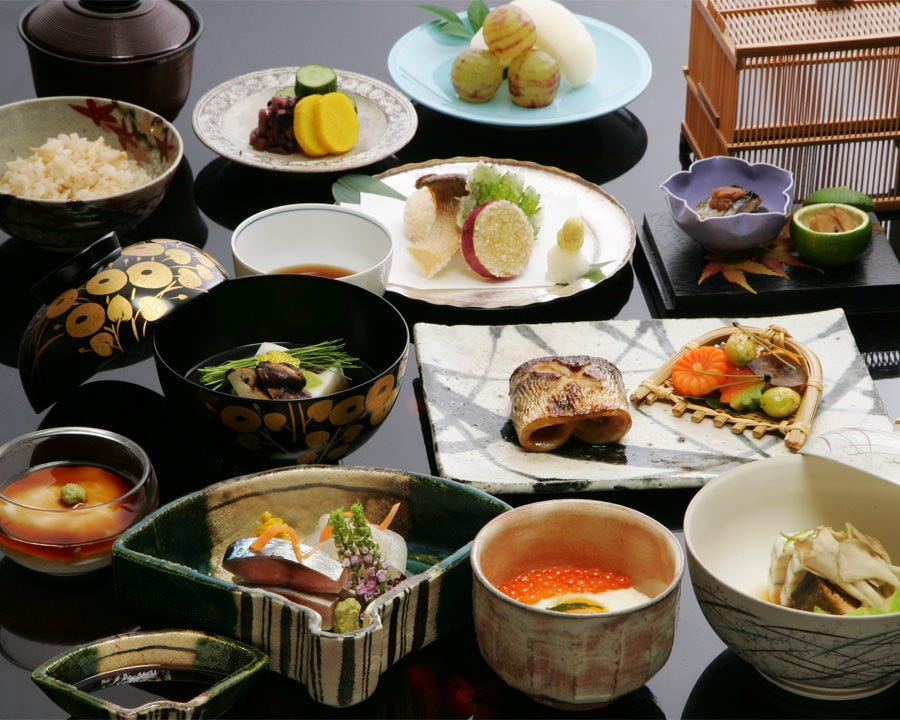 季節薫る日本の粋な会席料理を愉しむ