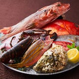 本日の鮮魚のロースト 季節野菜とタップナードソース