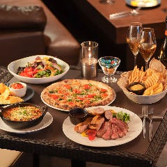 XEX WEST]【The BAR】《2H飲み放題》ピッツァ＆3種ミートの充実プラン