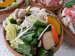 11月から2月までのランチ 季節野菜と豚肉のせいろ蒸しです