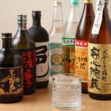 日本酒や焼酎も数多く取り揃えています