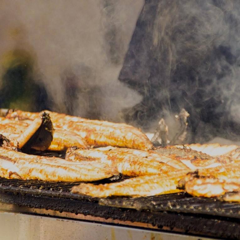 こんがりと焼かれている鰻