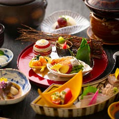 日本料理の伝統に 心に残る新味を加えた懐石料理