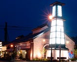 函館ベイ美食倶楽部は大きな
櫓型の看板が目印です。
