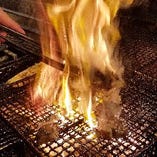 こだわりの食材でつくる炉端焼きは絶品！