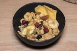 バナナチップス　ミックスナッツ＆ドライフルーツ