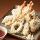 「海鮮天ぷら盛り合わせ」はサクサクっとした食感と共に♪