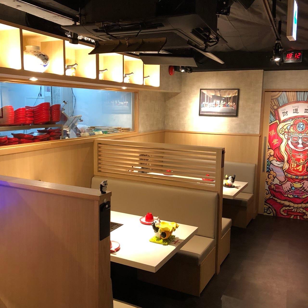 熊猫火鍋 池袋店のテーブル席