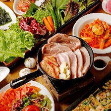 120分飲み放題付！選べるサムパセットに女性に人気の韓国料理が勢揃い『女子会コース』全7品