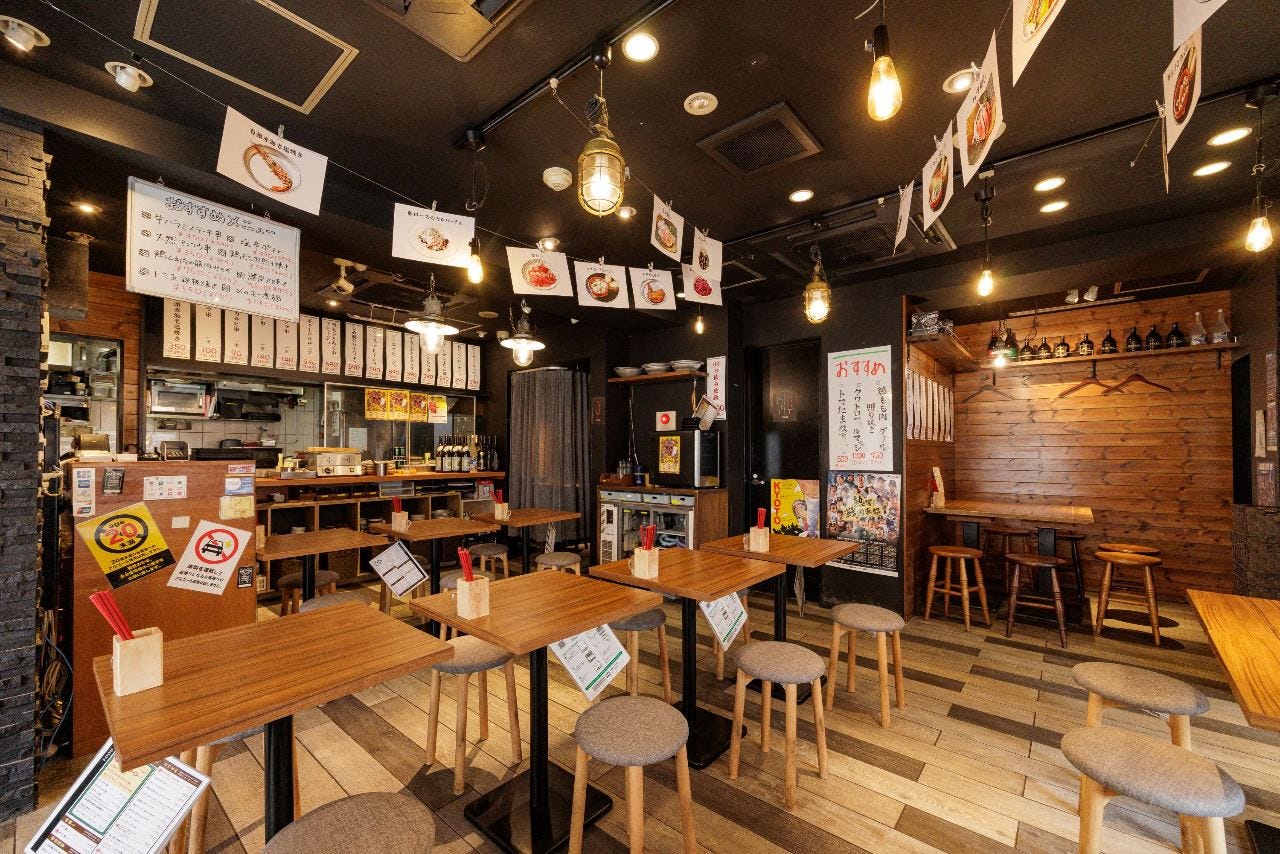 酒楽亭 冬弥⭐️ ヤマハAPX700 エレアコ ナチュラル色　ケース付き 大衆イタリアン酒場 煙 ‐kemuri‐（豪徳寺・経堂/串焼き） - 楽天ぐるなび