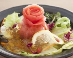 旬夏秋冬 淀屋橋店_見た目も鮮やかなさっぱり和風ジュレを効かせたトマトサラダ