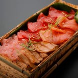 極上漬け天然本まぐろちらし弁当 Super Rich Assortment of Seasoned Wild Bluefin Tuna Bento (Box sushi)