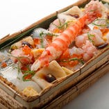 極上ばらちらし弁当 Super Rich Assortment of Raw Fish Bento (Box sushi)