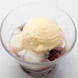 白玉ぜんざいバニラアイス Shiratama Zenzai served with Vanilla  Ice Cream