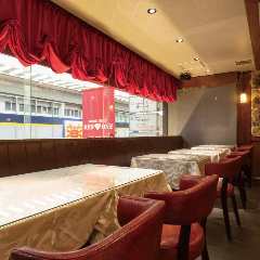 元町商店街アーケード内にあり、雨の日も安心です!