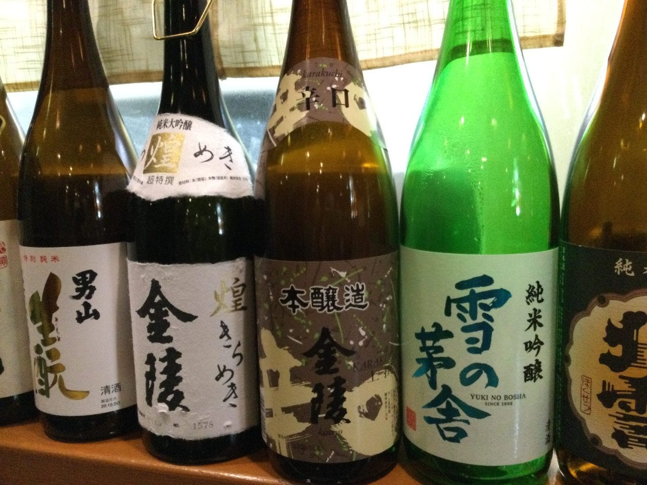 日本酒では全国各地の美酒銘酒が揃っています。