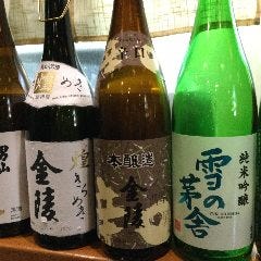 日本酒では全国各地の美酒銘酒が揃っています。