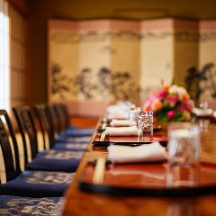 季節の会席料理をご用意致しております。