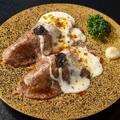 【星夜の宴 三大名物】A4黒毛和牛のリブロース肉寿司