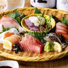 見た目にもこだわった極上の料理の数々。