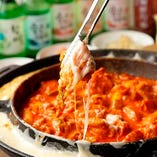 本場韓国の料理人がつくる絶品チーズタッカルビは格別です！