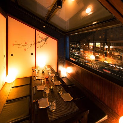 ゆったり個室 東京都の居酒屋でおすすめ 人気の完全個室 ソファー席など ぐるなび