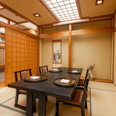 日本料理 みなと_最大16様まで◎個室の空間
