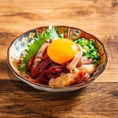 大衆馬肉酒場 うまる 栄住吉店_ウマタレユッケ