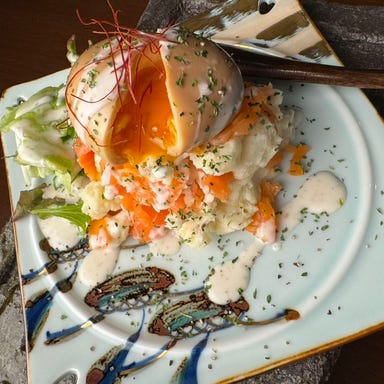 炭膳つらぬき_サーモンポテサラ