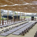 5～9月は日本最大級を誇る最大200席の鴨川納涼床を開催
