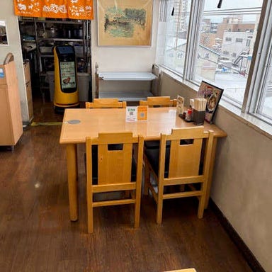 そば源 三番舘店_テーブル席(1~4名様×8卓)