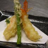 揚物（海鮮２種と季節野菜の天麩羅）