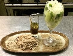 信州そばとその日野菜のコラボ！グラスそばサラダ