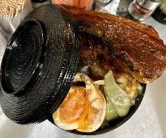 飯山ブランドみゆき豚のバラ肉を１５時間！はみ出す角煮炙り丼