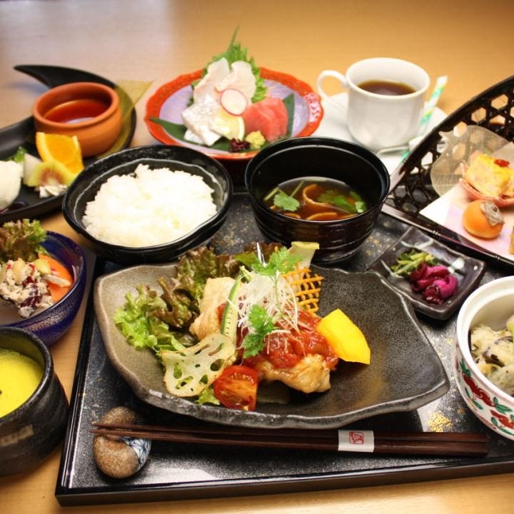海老蔵 南蔵王店 庭を望む席で和食を堪能 海老蔵 南蔵王店 庭を望む席で和食を堪能