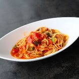 彩り野菜のトマトソーススパゲッティ