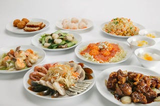 コースで四川、上海、広東料理を堪能