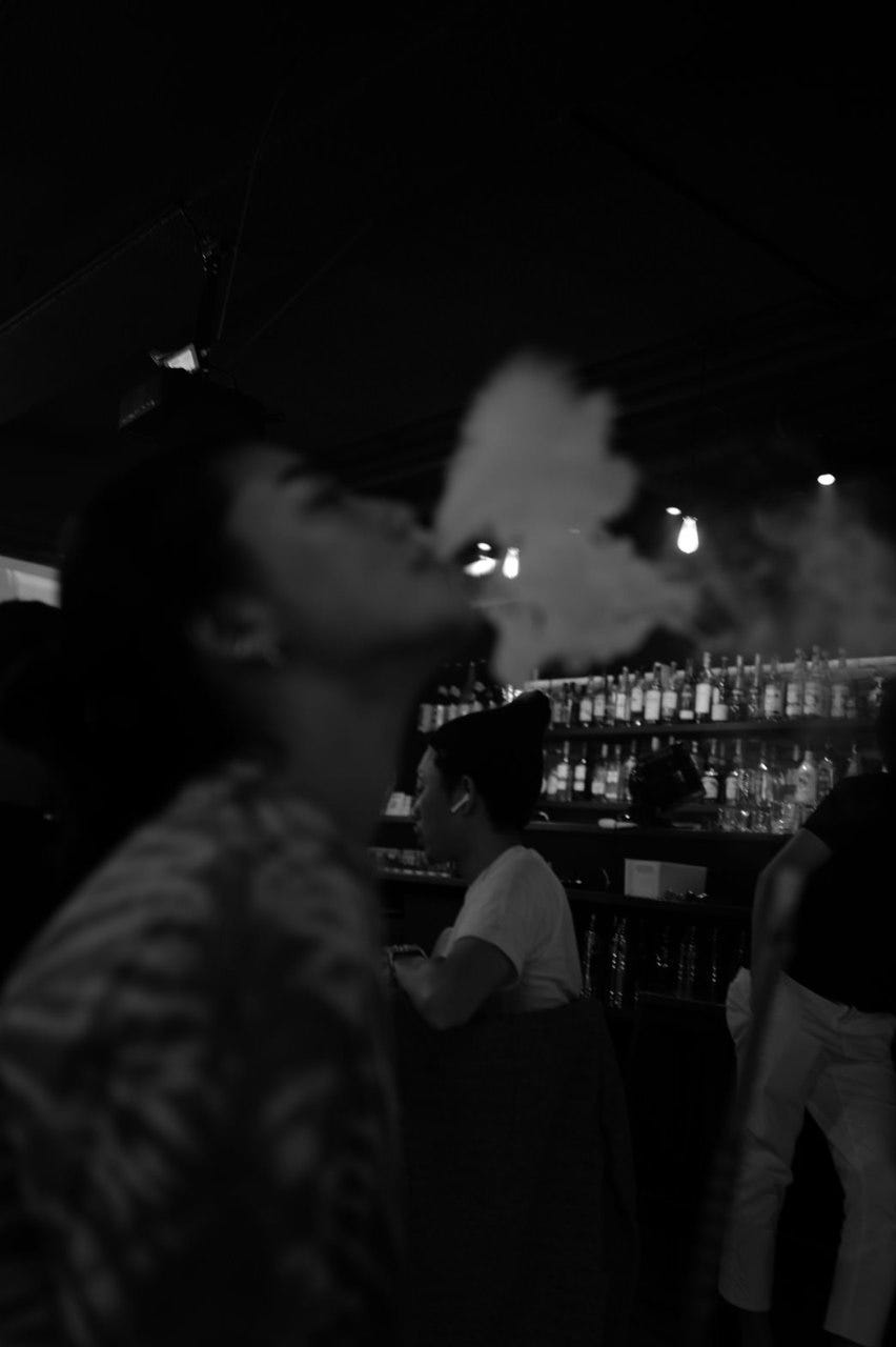 Shisha Lounge Chills シーシャラウンジチルズ 警固 バー ぐるなび