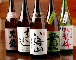 日本酒は、全国から辛口系の日本酒を取り揃えております。