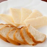 チーズ セミハードタイプ（パルミジャーノ）