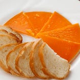 チーズ セミハードタイプ（ミモレット24ヶ月）